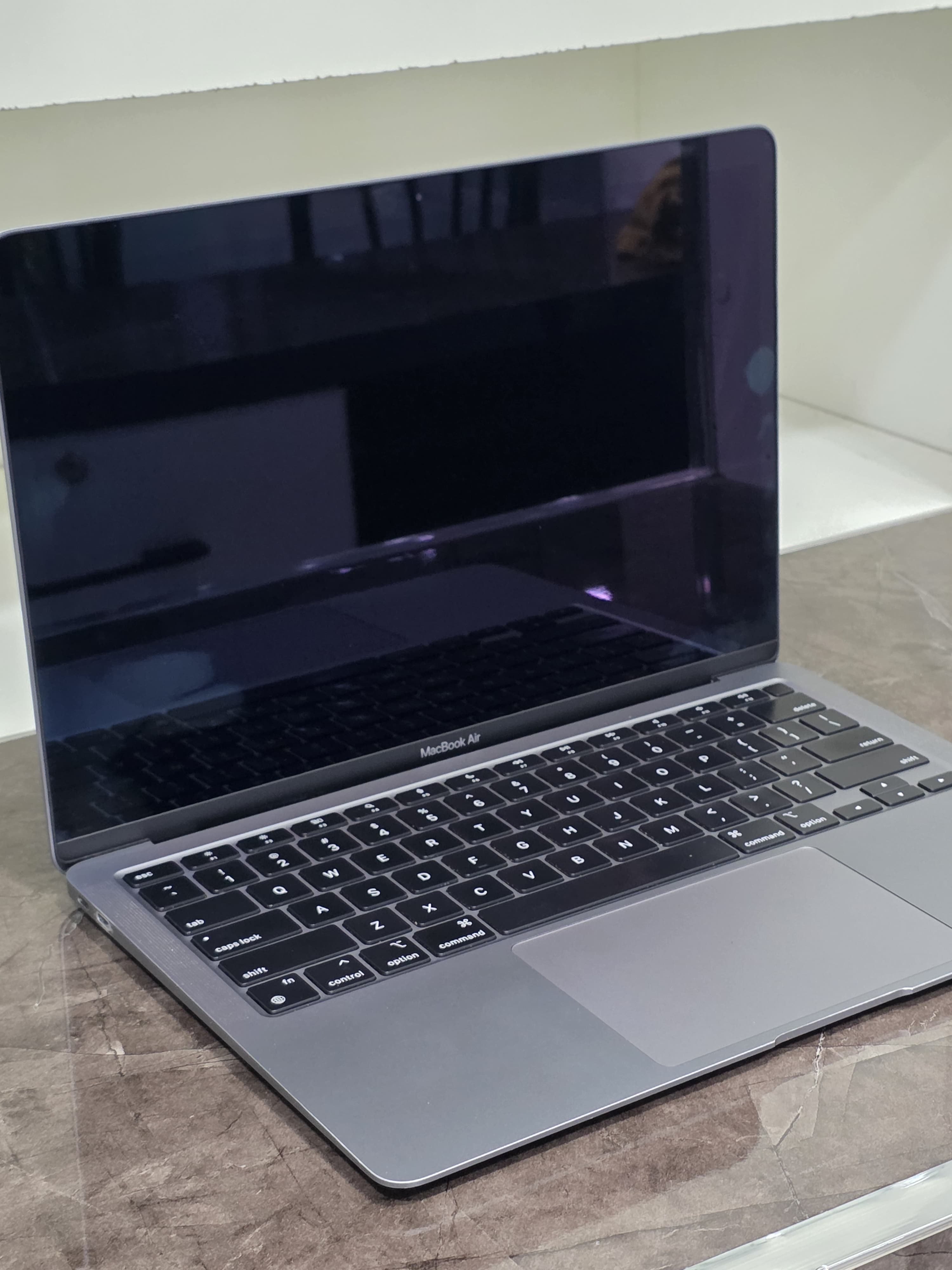 MacBook Air M1 (2020)